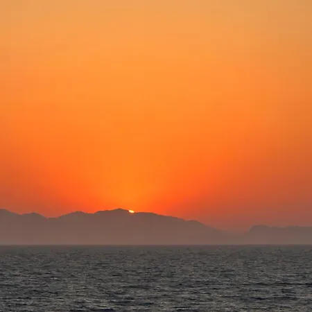 Melita Downtown Seaview Apartament *