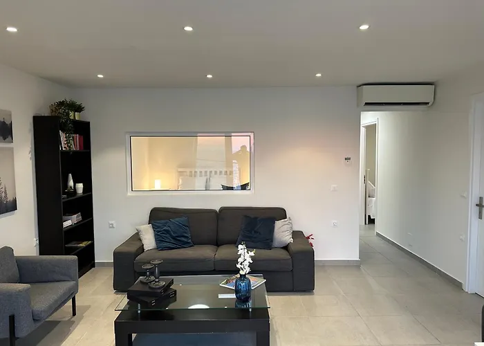 Melita Downtown Seaview * Rhodes City